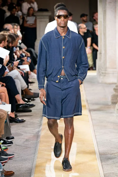 Look 61
